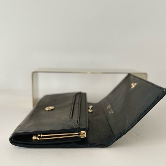 Céline Triomphe WOC, Reptile and Lambskin Leather Wallet en Noire - Picture 12 of 16